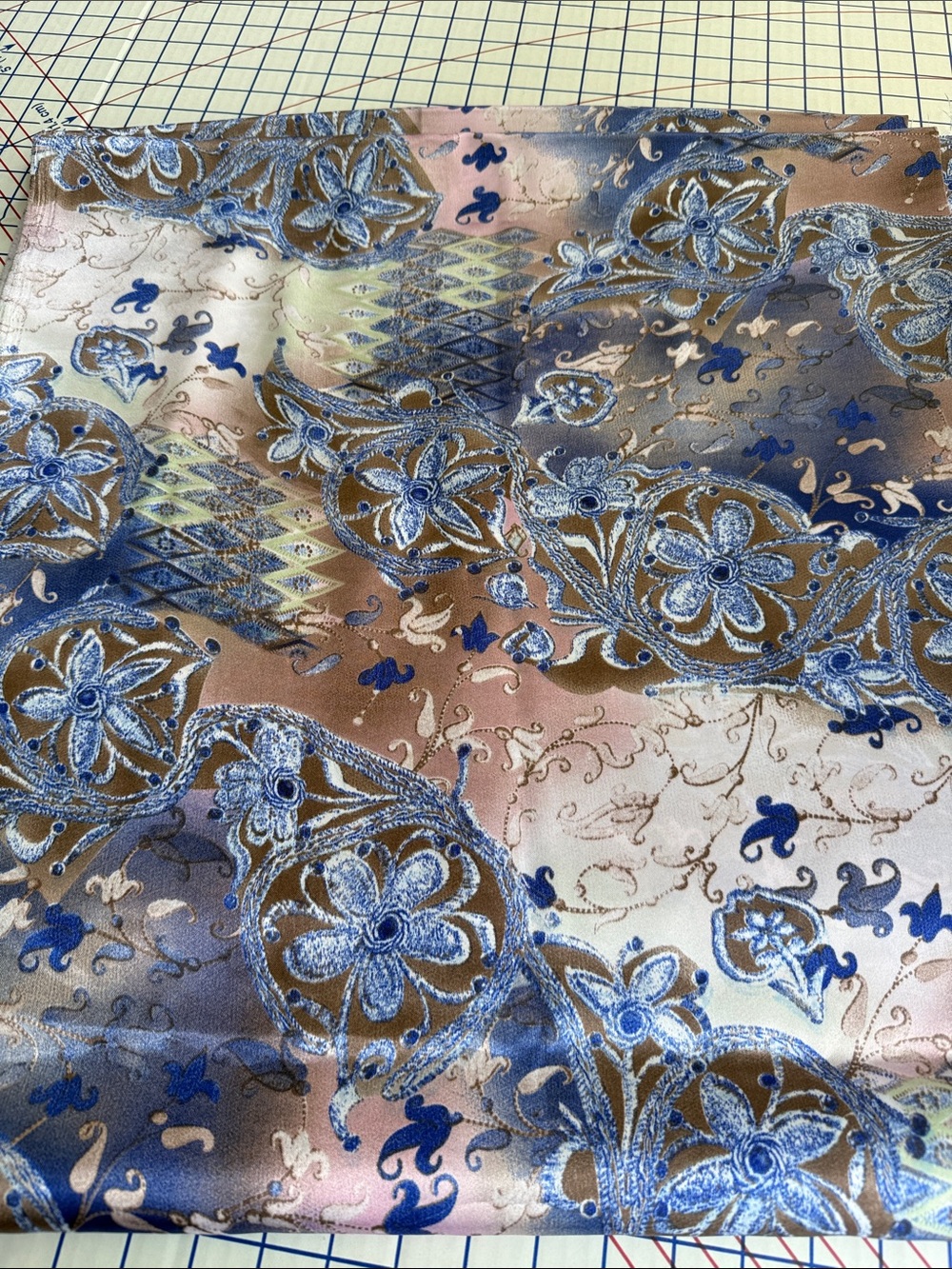 Vintage 90s Satin Fabric 5 Yards Drapey Ornate Floral Medallion Blue Mauve - Picture 9 of 13